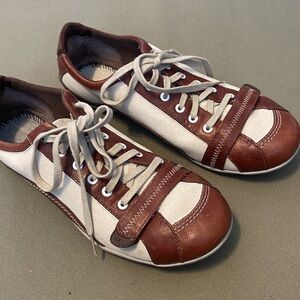 MERRELL air Cushion.  Leather and Canvas  sz 7.5  Casual Lace-Up Sneakers